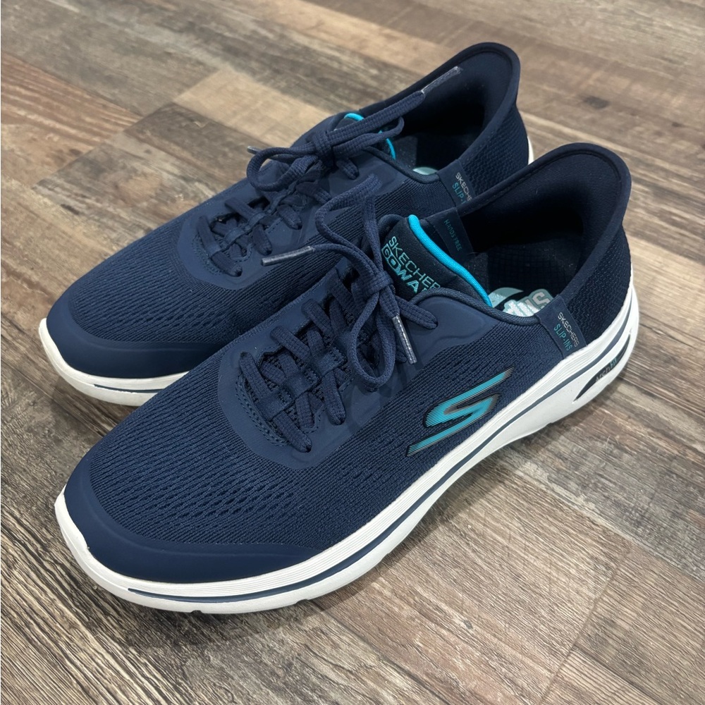 Skechers Slip-Ins Go Walk | Hands-Free Arch Fit | Women’s Size 9